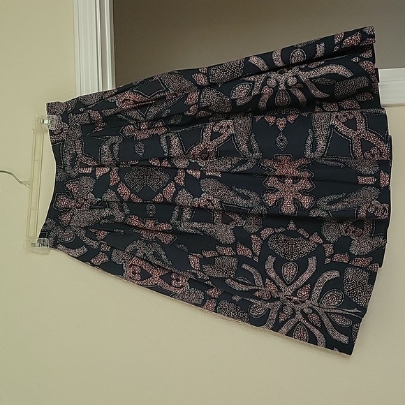 H&M circle full a-line skirt with pockets - Picture 3 of 6